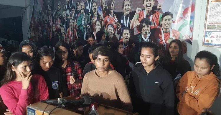 পিটার বাটলার কোচ থাকলে খেলবেন না সাবিনারা